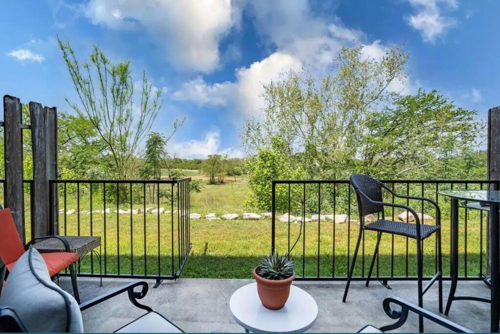 Guadalupe Getaway Apartment นิวบราวน์เฟลส์ ภายนอก รูปภาพ