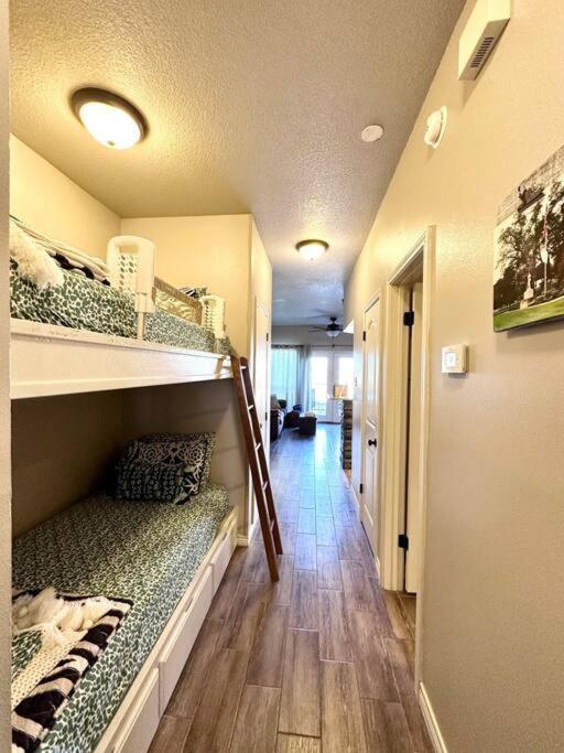 Guadalupe Getaway Apartment นิวบราวน์เฟลส์ ภายนอก รูปภาพ